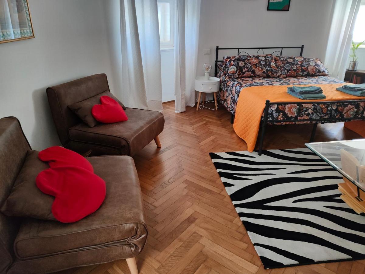 Volta 8 Rooms Triest Exterior foto